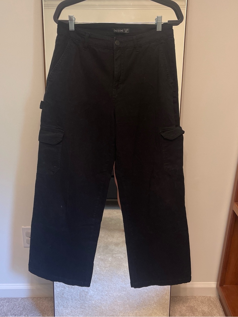 Black Wide-Leg Cargo Pants
